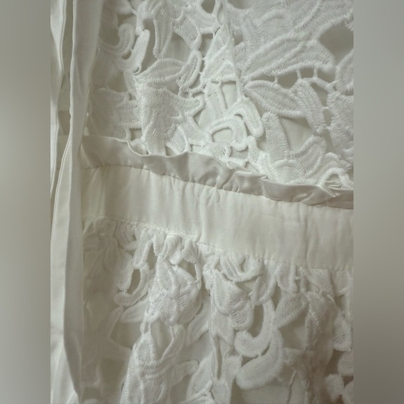 Endless Rose White Lace Midi Tiered Dress Size Large L NWOT Revolve - Picture 6 of 9